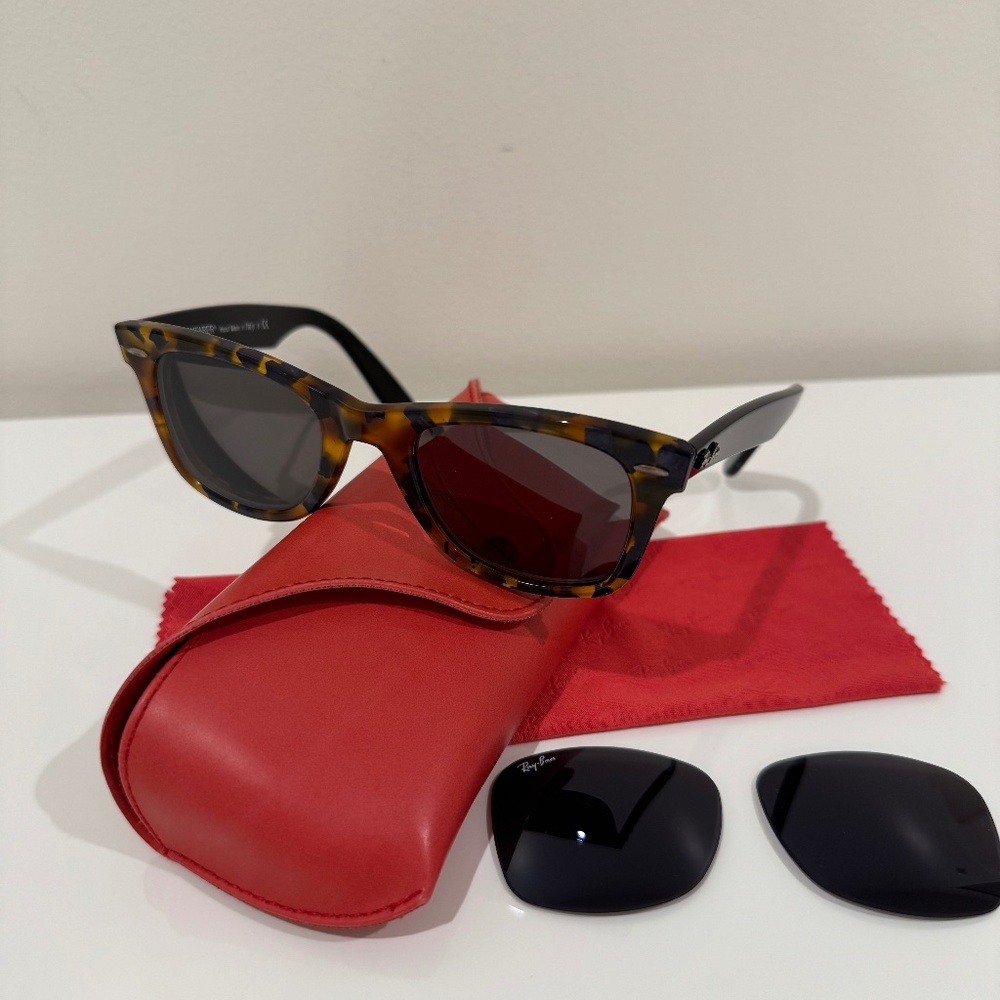 Ray-Ban Original Unisex Wayfarer Fleck Sunglasses